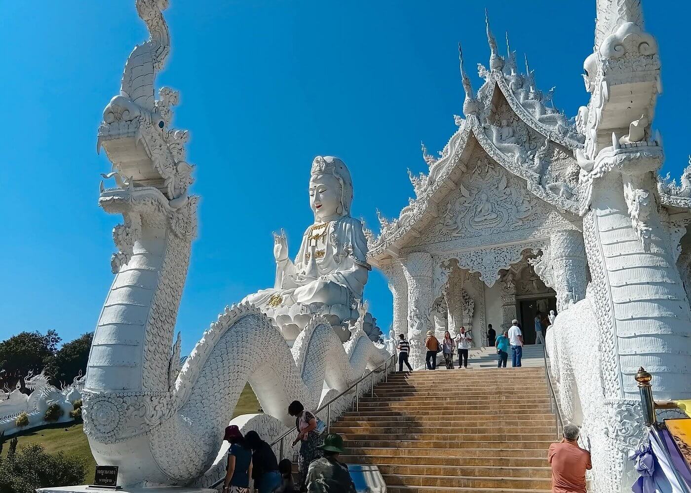 wat huay pla kang